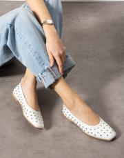 aça trok detaylı küt burun kadın babet kırık beyaz