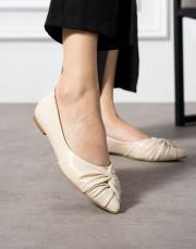 fiesta büzgü detaylı sivri burun kadın babet bej