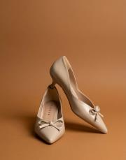 ribbon rustik vegan deri sivri burun fiyonklu topuklu ayakkabı bej 7