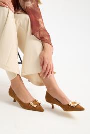 slıde toka detaylı vegan süet sivri burun topuklu ayakkabı taba 2