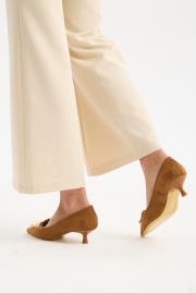 slıde toka detaylı vegan süet sivri burun topuklu ayakkabı taba 8