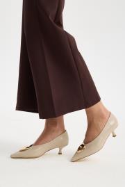 justmıne rustik vegan deri tokalı sivri burun topuklu ayakkabı bej 5