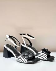 xme bilekten tokalı ithal texstil malzeme sandalet beyaz