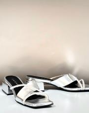 ancel çapraz taşlı bantlı kırışıkı rugan detaylı kare topuk terlik gümüş 3