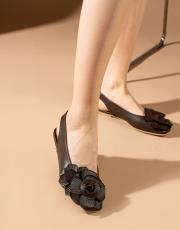 fantastik birinci sınıf ithal vegan deri çiçekli dekolte detaylı babet kahve